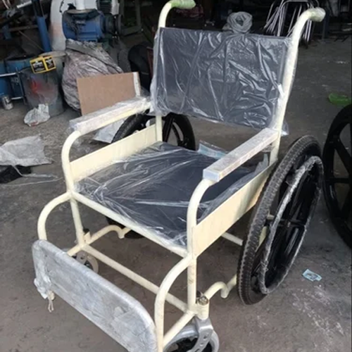 Fixed wheel chair with cushion