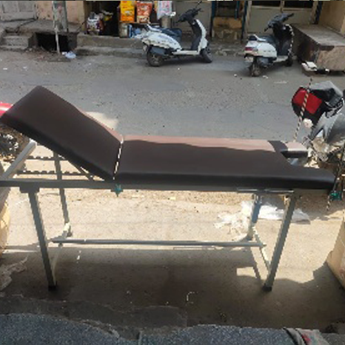 Gyne examination table with mattress