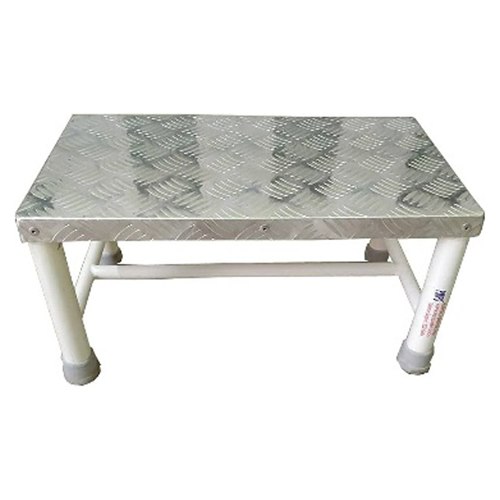 Single Foot Step with Aluminum Chequered plate on top